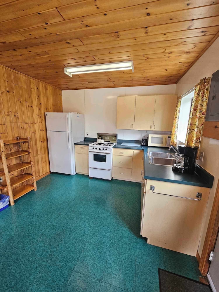Standard Cottage, 3 Bedrooms, Partial Lake View photo 2