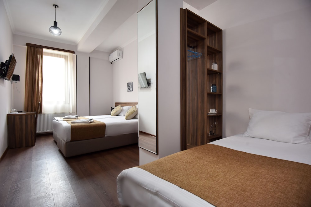Deluxe Triple Room photo 1