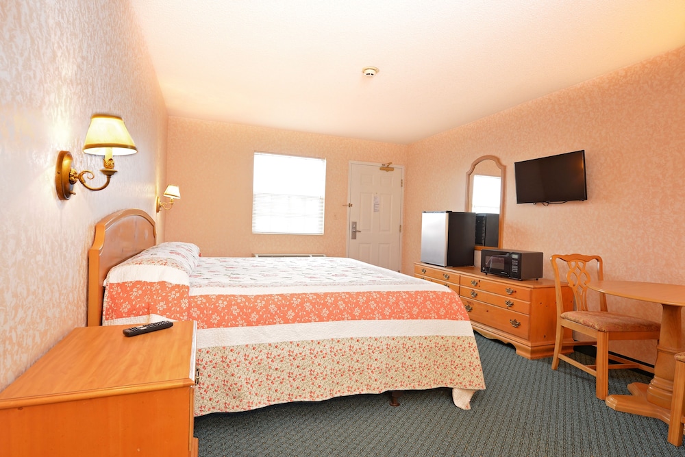 Standard Room, 1 King Bed - Photo 1