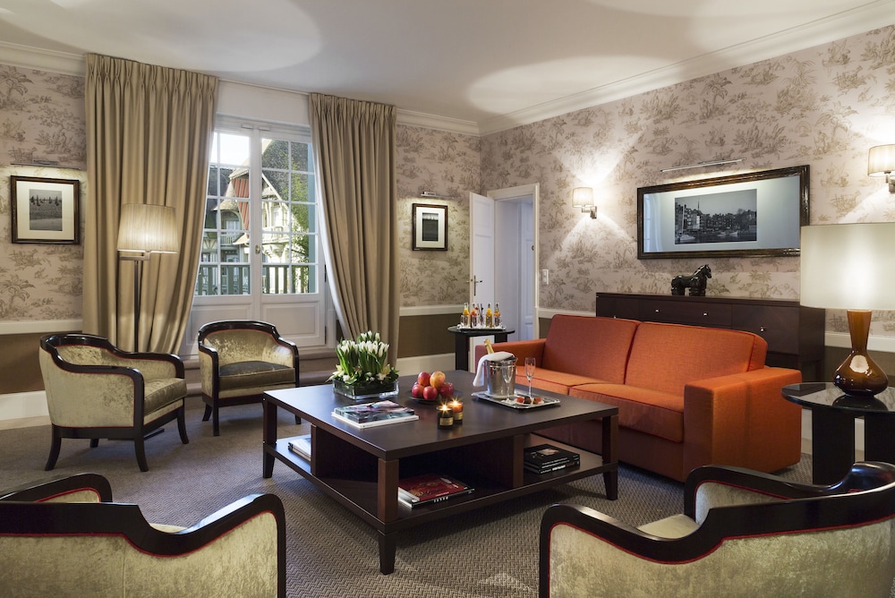 Presidential Suite photo 2