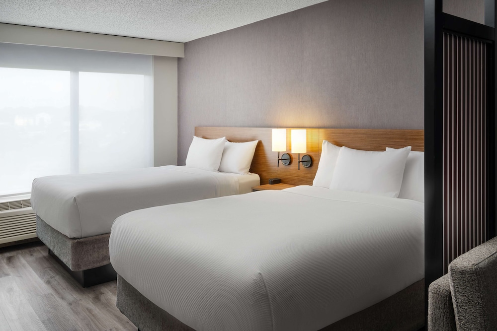 Room, Multiple Beds (High Floor) - Photo 6