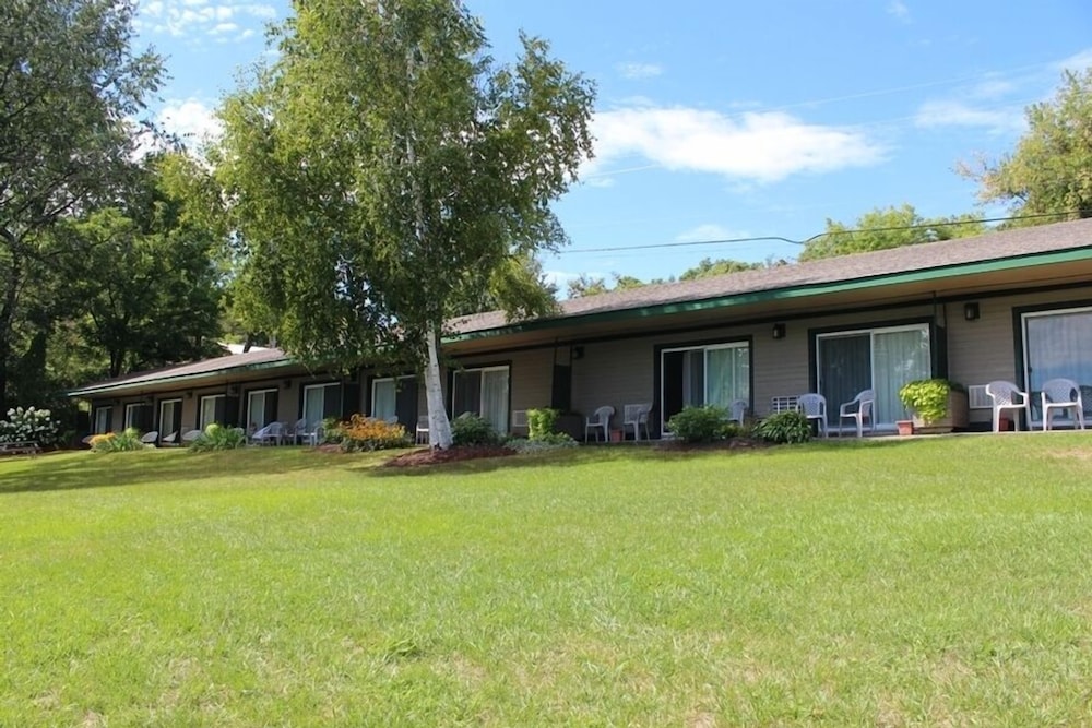 Deluxe Room, Multiple Beds (Riverview) photo 2