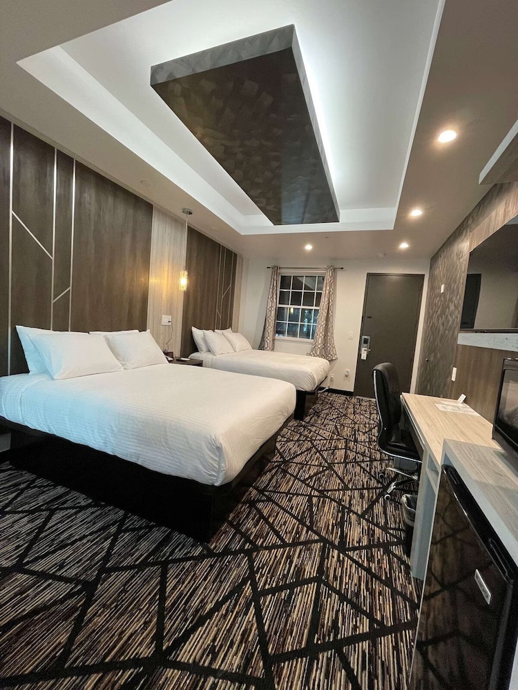 Standard Room, 2 Queen Beds, Non Smoking