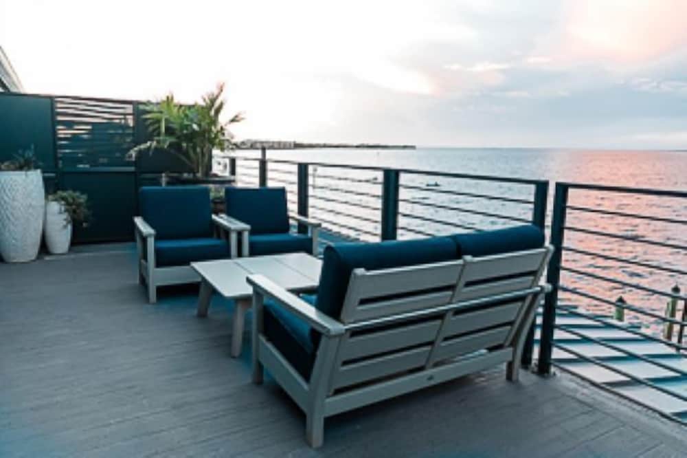 Grande Village Sunset Suite