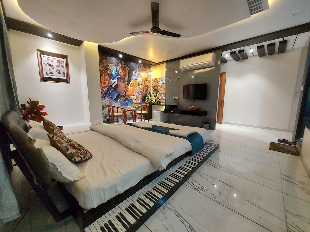 Luxury Suite photo 1