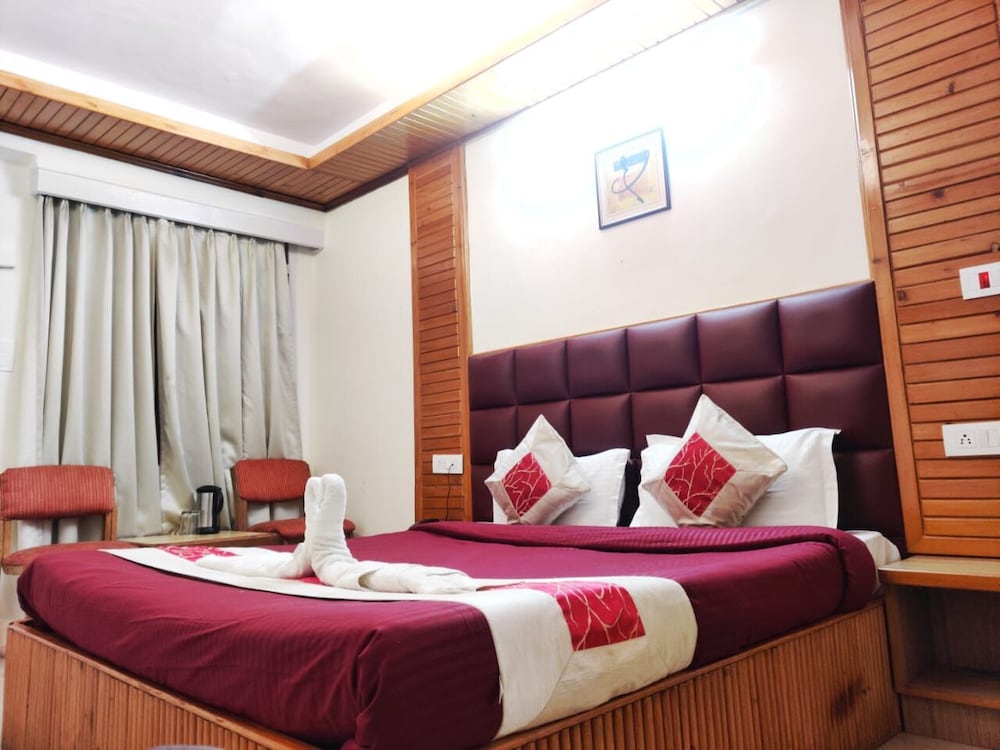 Classic Double Room, Balcony, Mountain View