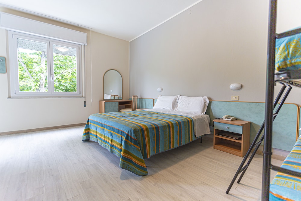 Superior Quadruple Room photo 1