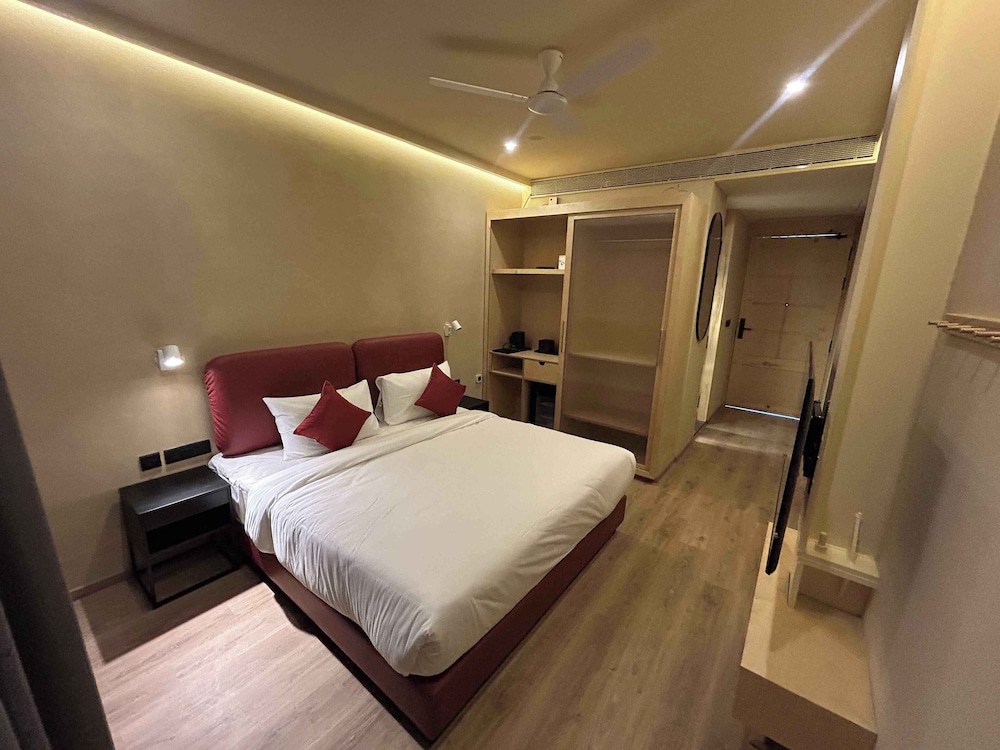 Standard Double Room, Balcony, City View