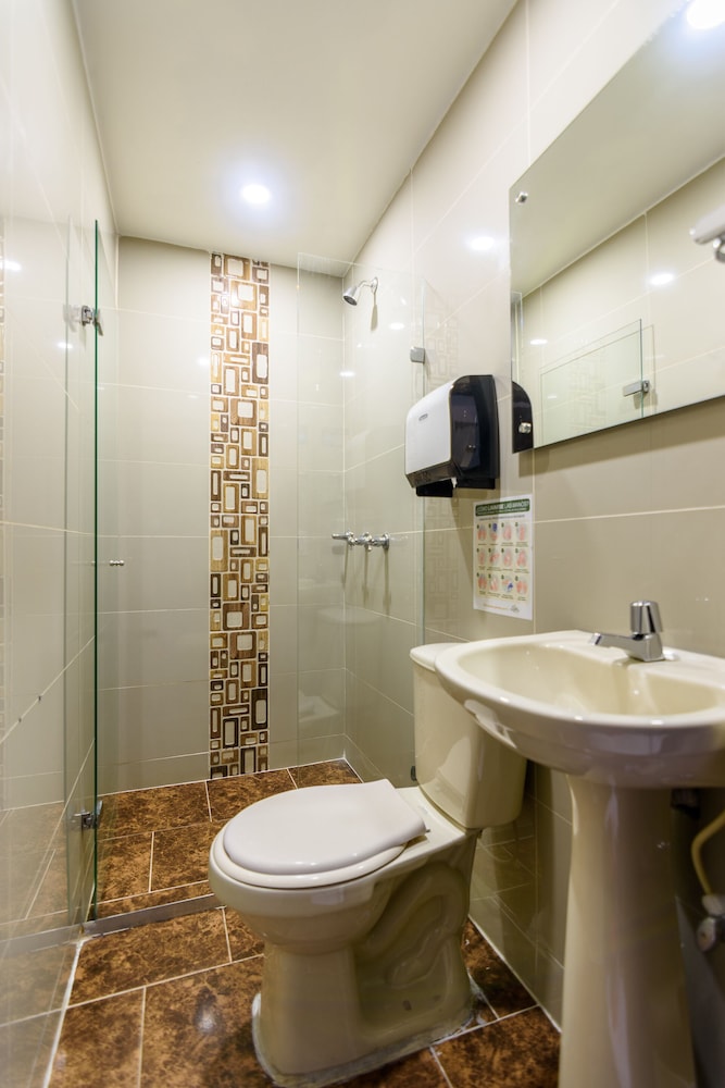 Standard Triple Room - Photo 8