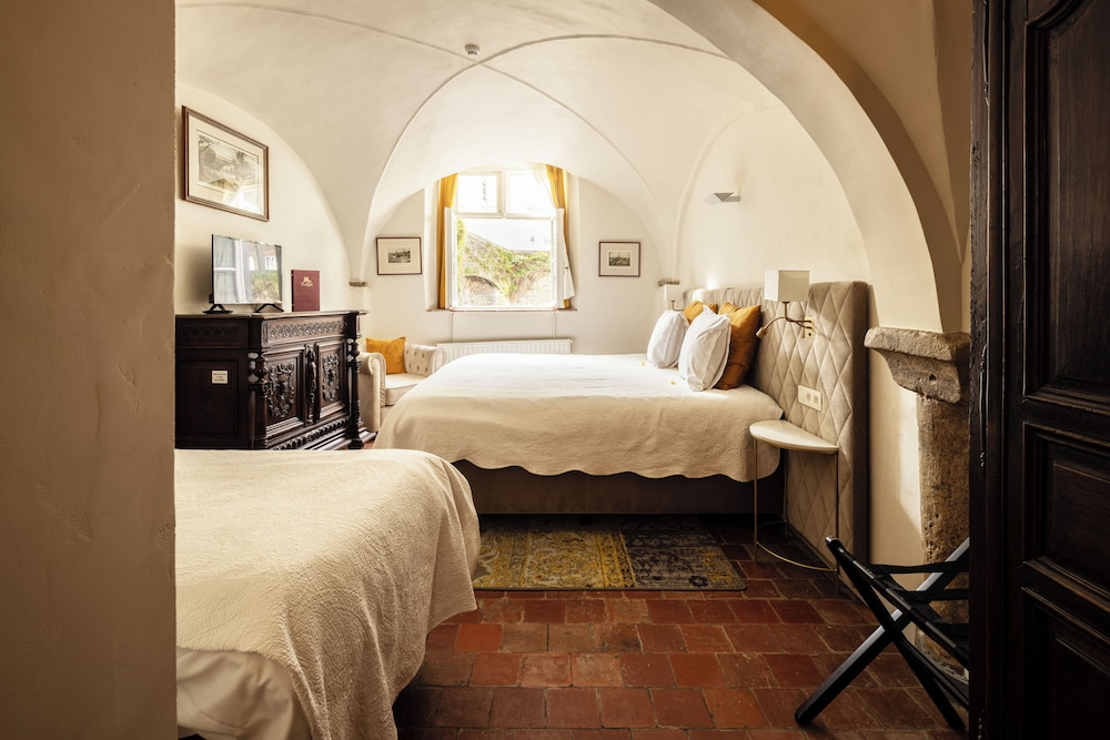 Deluxe Triple Room, Canal View photo 1