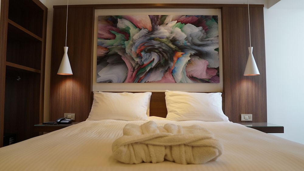 Deluxe Room, 1 Bedroom, Non Smoking, City View photo 1