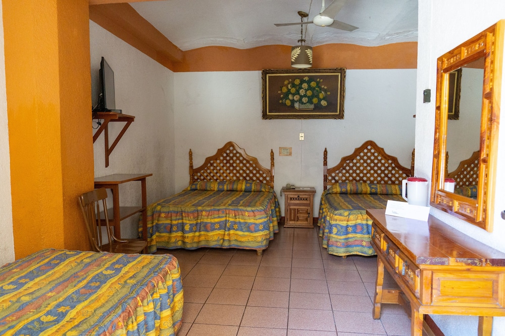 Triple Room, Multiple Beds photo 1