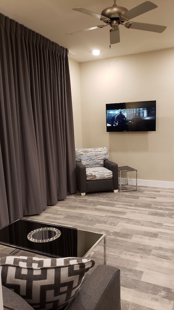 Standard Suite, 2 Bedrooms, Accessible photo 3