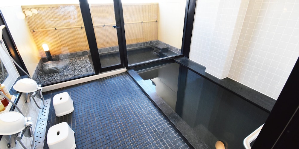 Basic Twin Room - Photo 6
