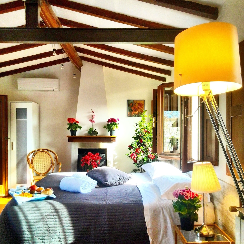 Room, River View (Attic) photo 2