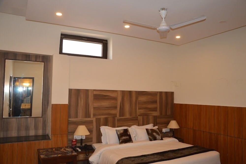 Standard Double Room, 1 Queen Bed