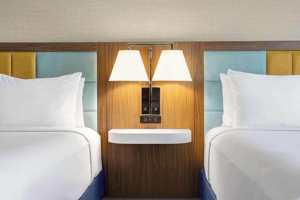 Room, 2 Queen Beds, Accessible, Ocean View (Mobility, Roll-In Shower) photo 1