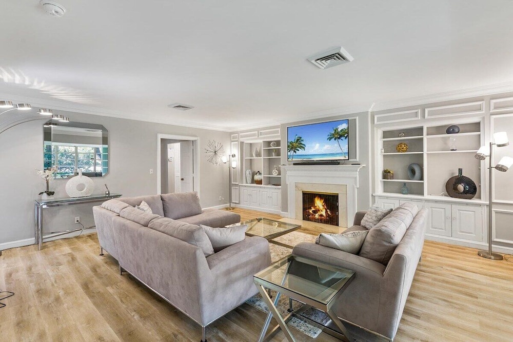 House, Multiple Beds, Hot Tub, Garden View (East Lake )