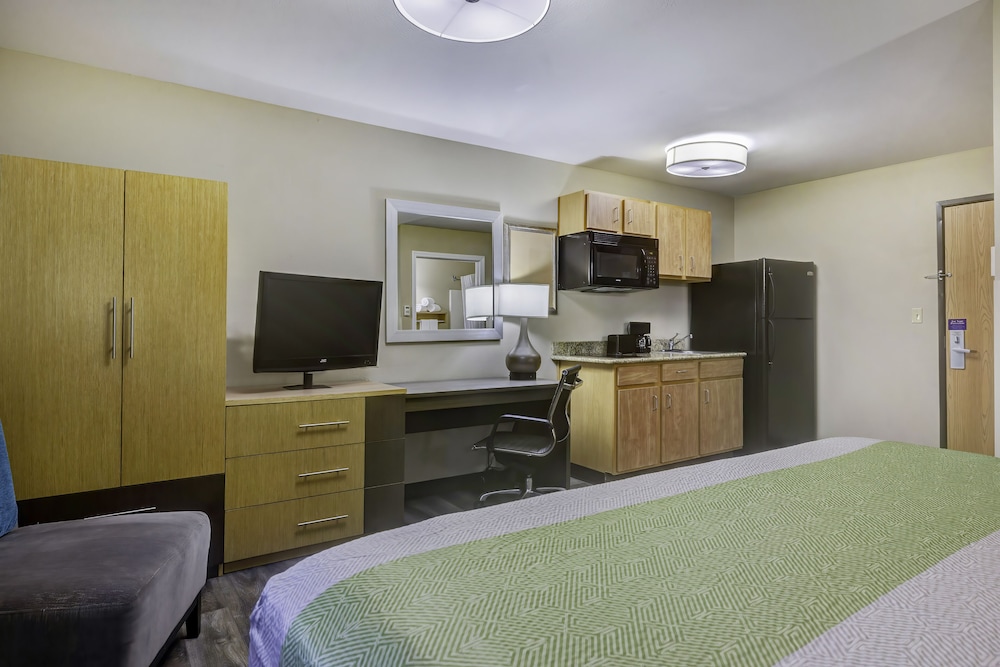 Deluxe Room, 1 King Bed, Accessible, Non Smoking photo 2