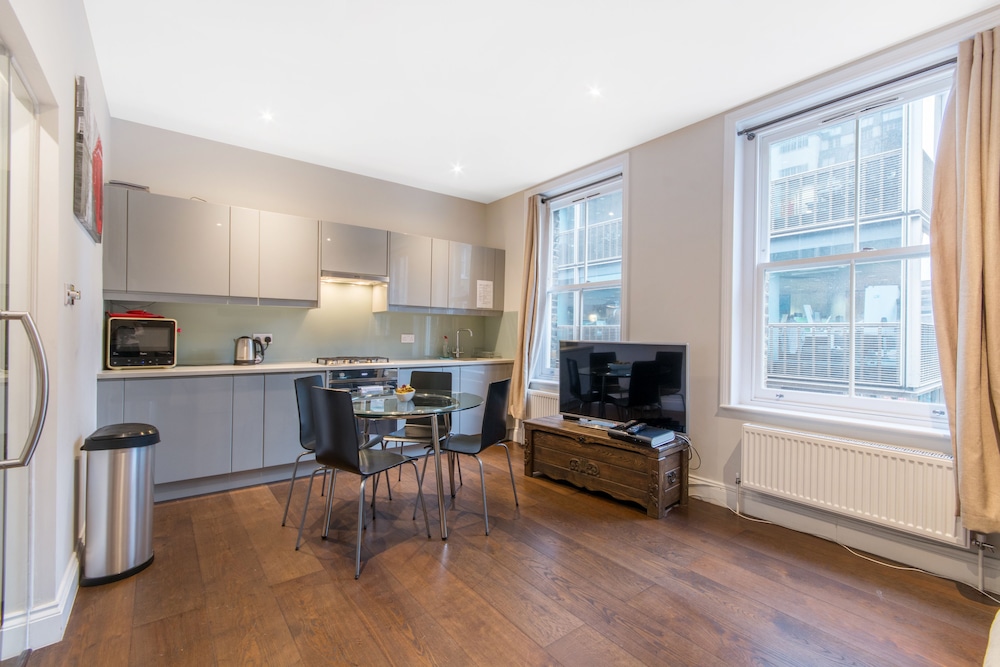 Classic Apartment, Kitchen photo 2