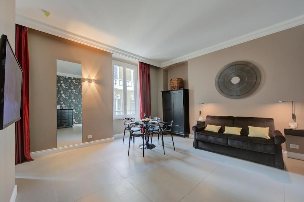 Deluxe Apartment, City View