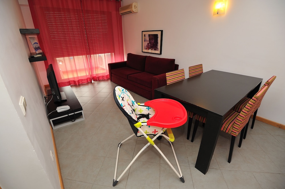 Family Apartment (2 adults + 2 children)