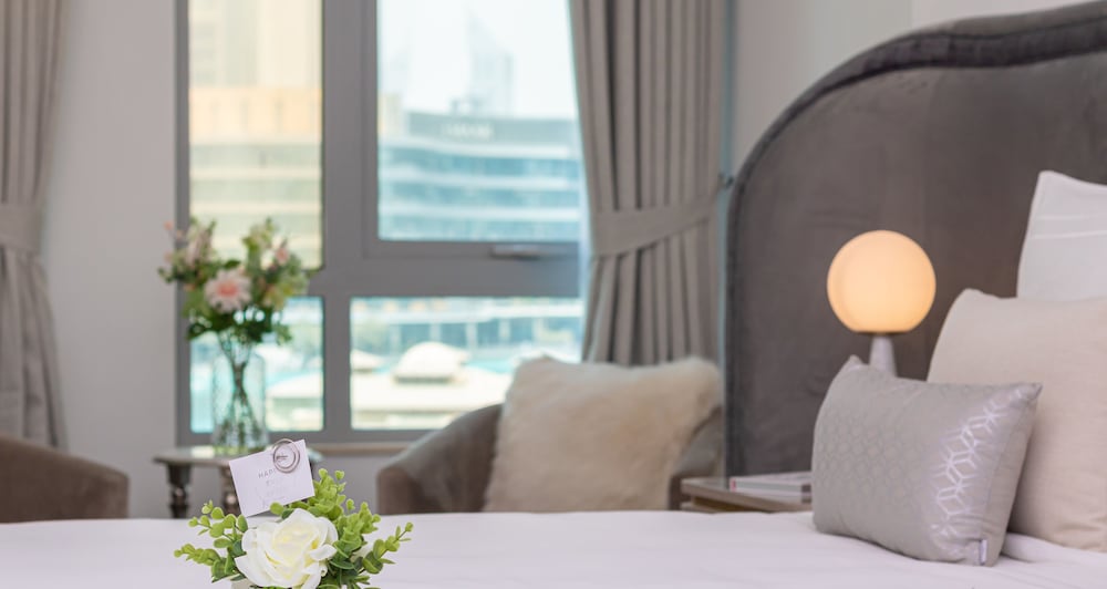 202 - Three bedroom with Full Burj Khalifa and fountain view - Natasha Rox Design