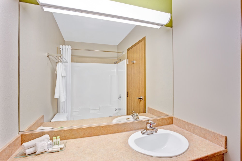 Suite - Photo 5