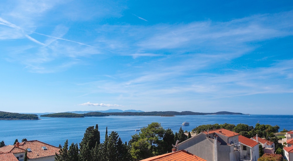 Suite, 2 Bedrooms, 2 Bathrooms, Sea View - Photo 4