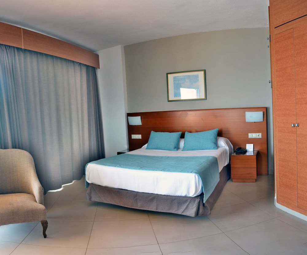Superior Room, Sea View (2+2 Renovated) photo 2