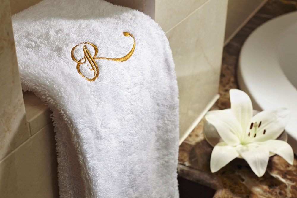 Deluxe Suite (with Spa and Executive Club Access)