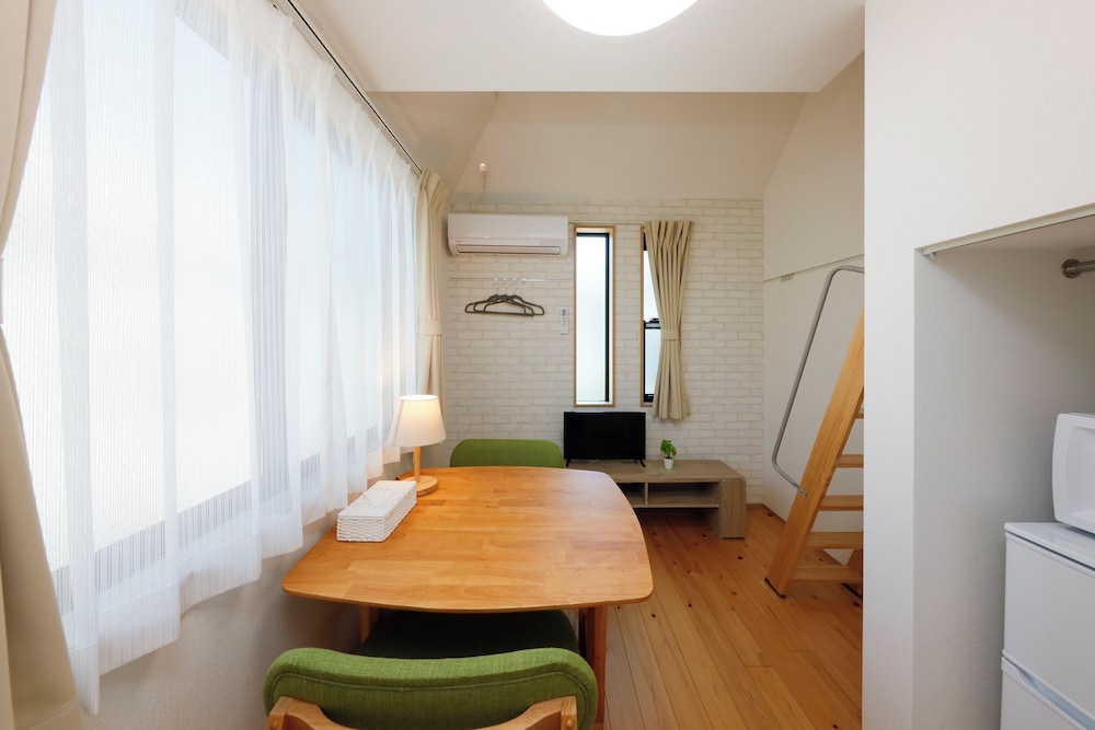 Accommodates two-person, Single Size, Non Smoking photo 1
