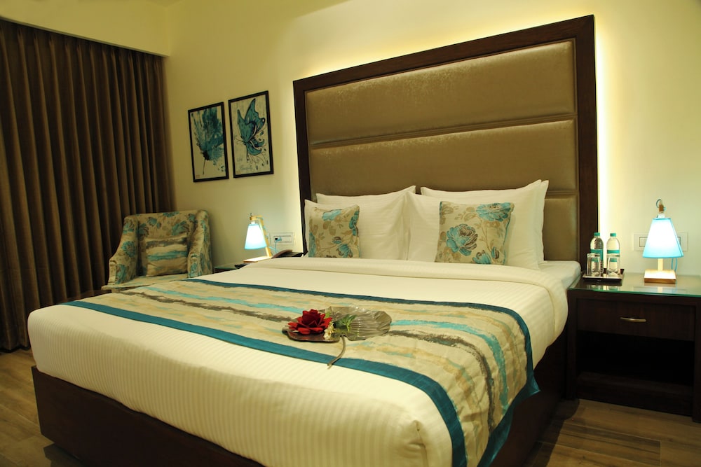Deluxe Room - Photo 3