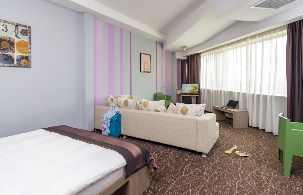Suite - Photo 6