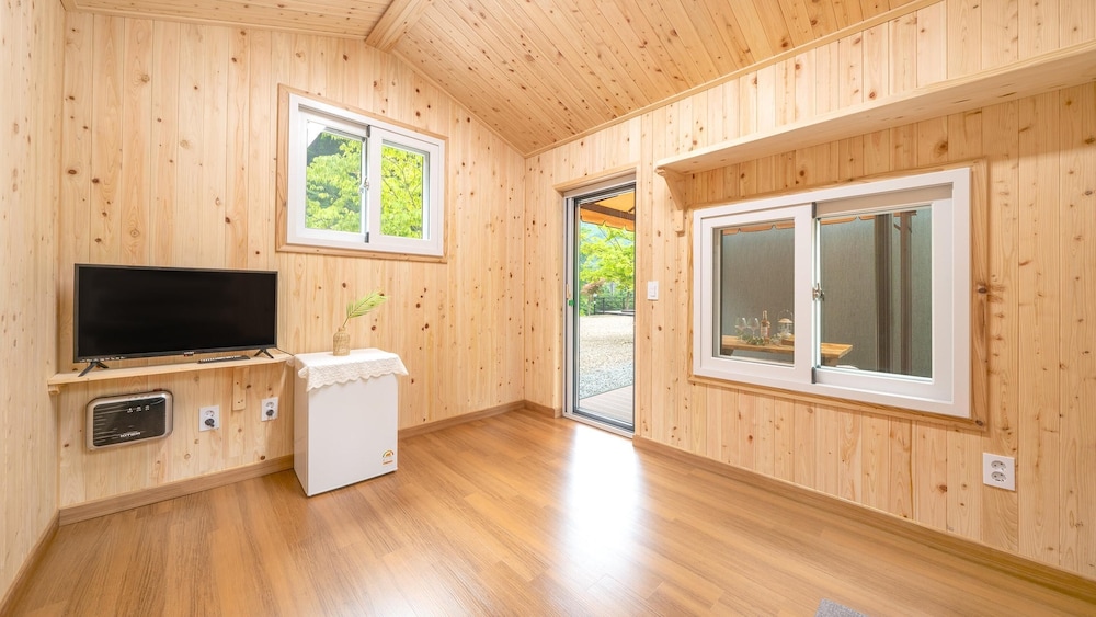 Basic Room, 1 Bedroom (pyeonbaek 3)