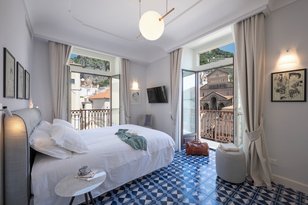 Deluxe Room, Balcony