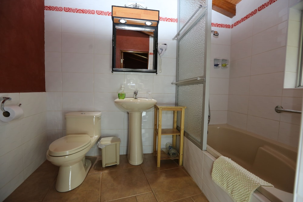 Romantic Studio Suite, 1 Bedroom, Fireplace, Garden Area photo 3