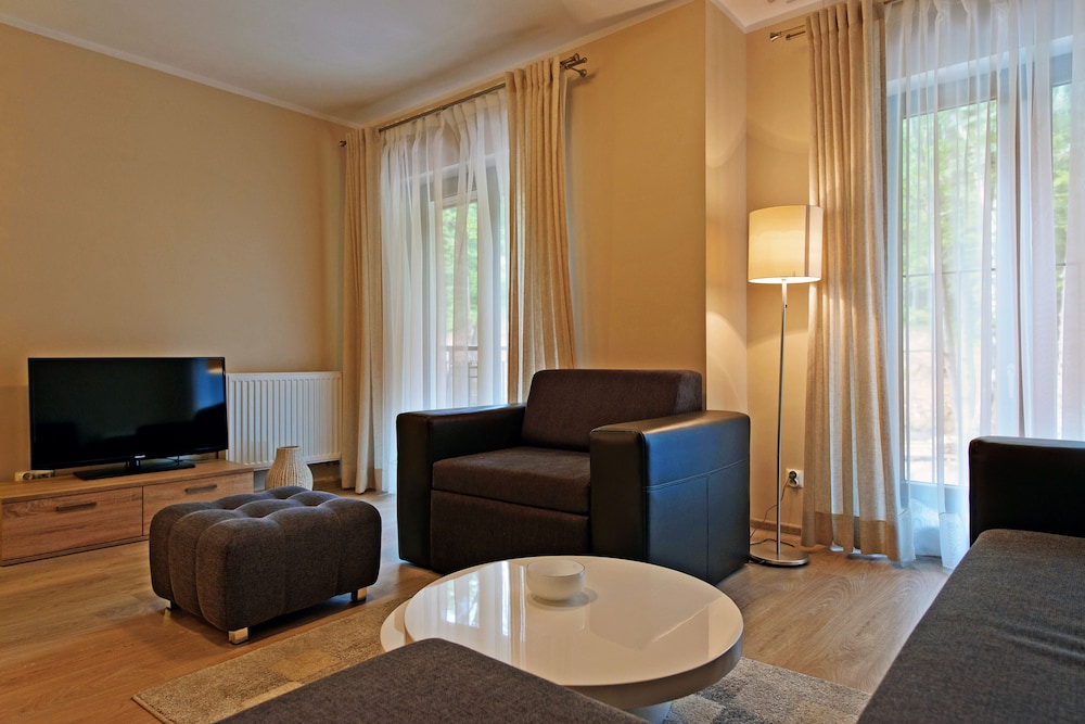 Apartment (129)