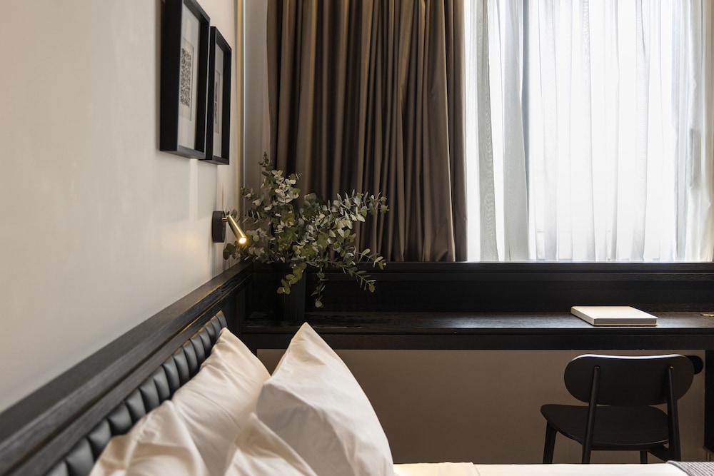 Standard Room - Photo 8