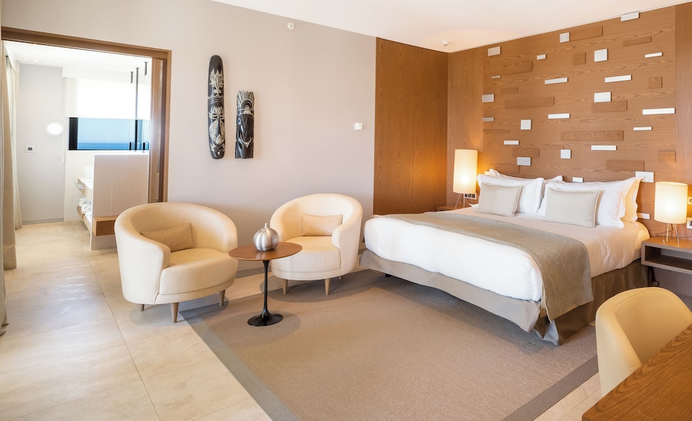 Suite, Sea View