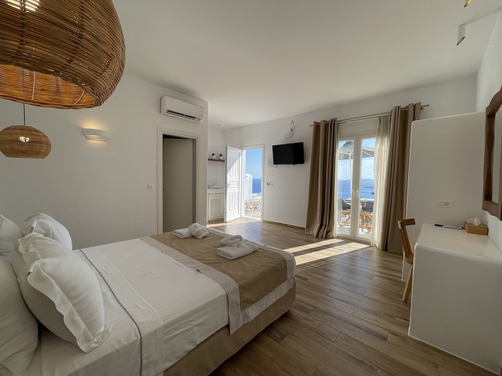Junior Suite, Partial Sea View photo 1
