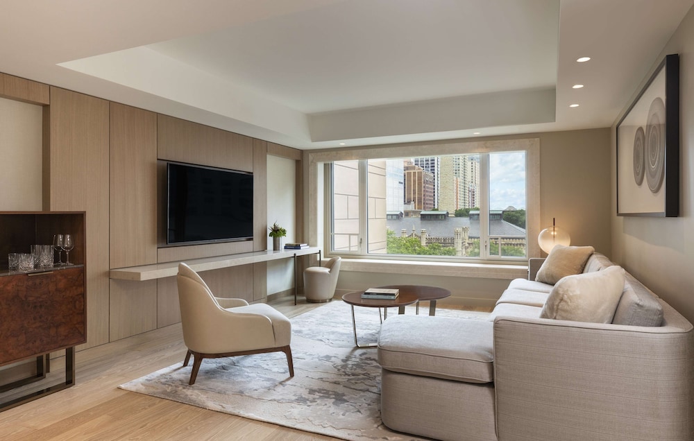 Park, Suite - Photo 1