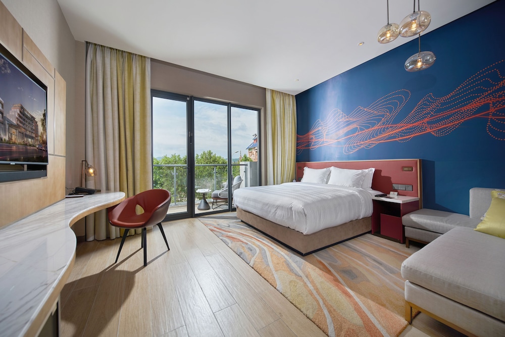 Standard Room, 1 King Bed, Garden View (Classic King)
