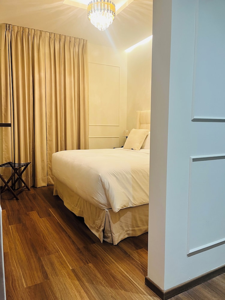 Grand Double Room, Courtyard View