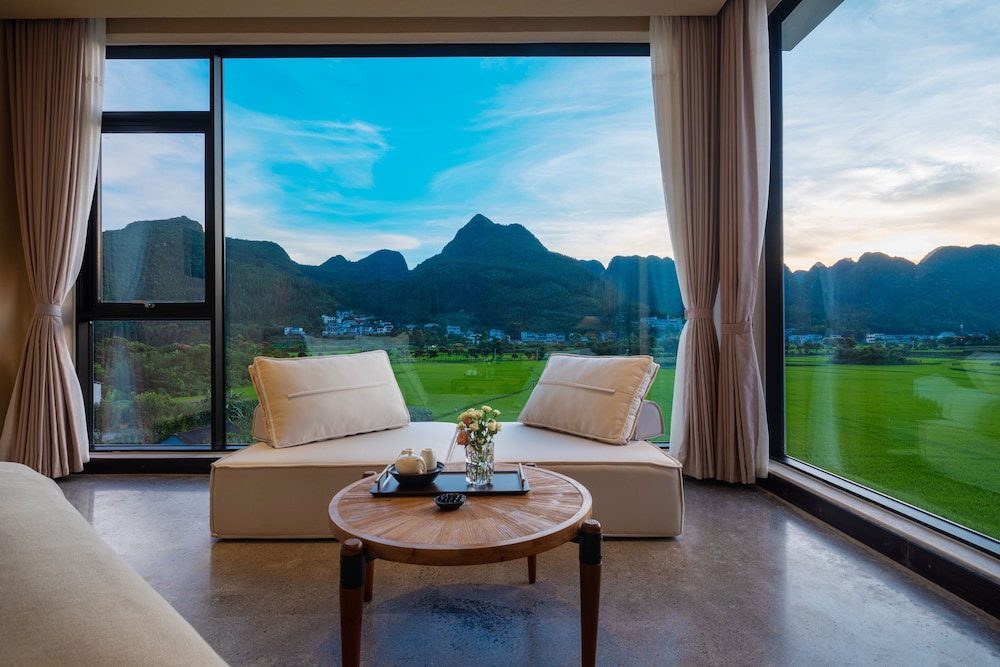 Superior Twin Room, Hill View photo 1