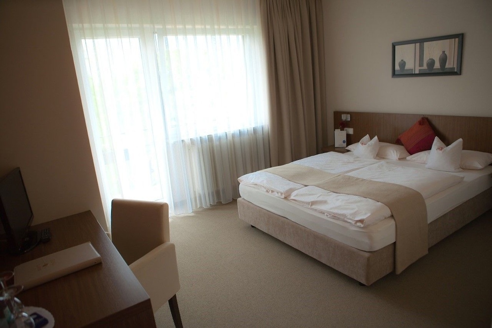 Basic Double Room photo 3