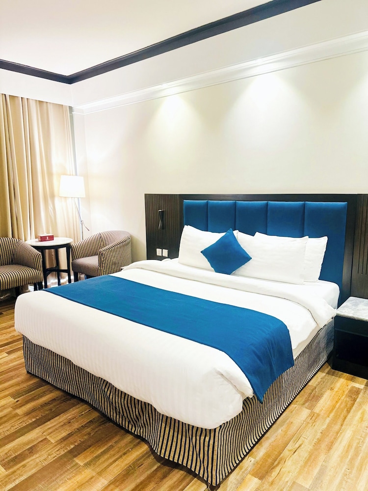 Deluxe Twin Room photo 2