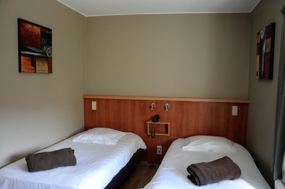 Standard Twin Room photo 1