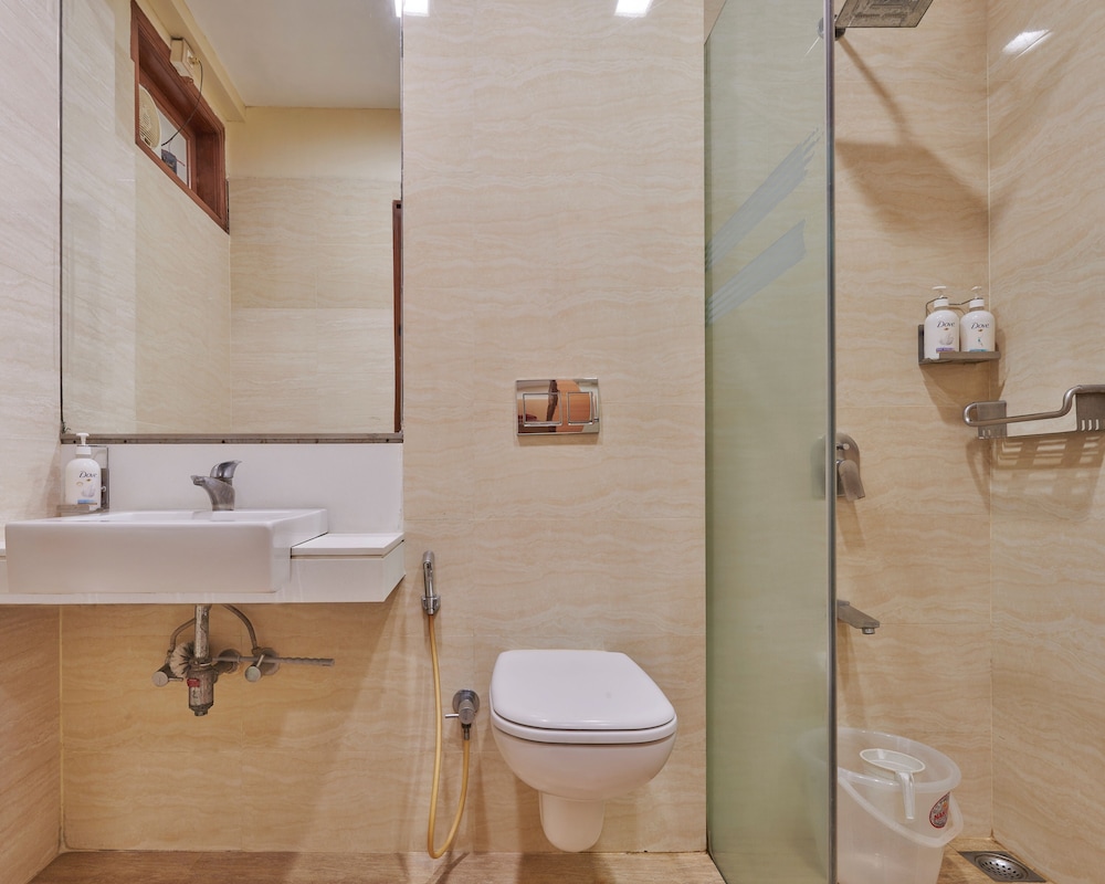 Deluxe Room - Photo 9