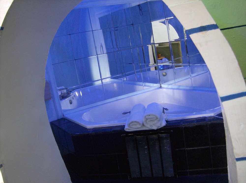 Suite, 1 Bedroom (Alaskan Ice Cave) - Photo 2